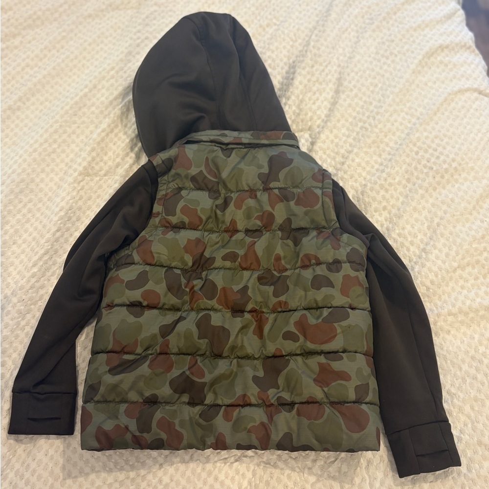 Old Navy Kids Green and Brown Camo Puffer Jacket - Picture 2 of 3